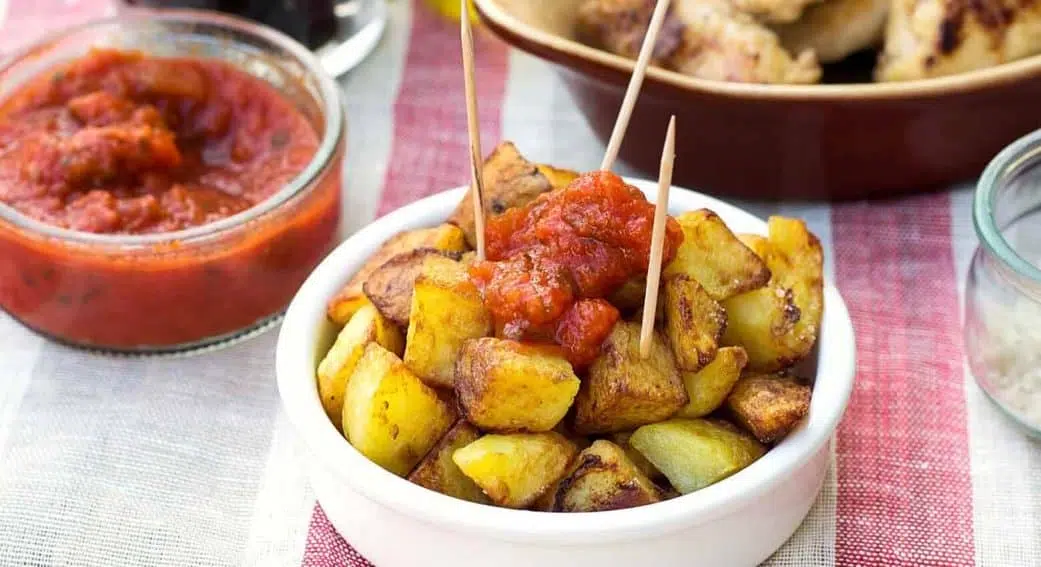 patatas bravas with spicy tomato sauce