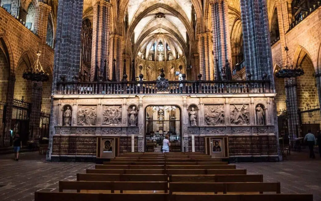 Praça da Sé - SP Brasil  Barcelona cathedral, Cologne cathedral, Cathedral