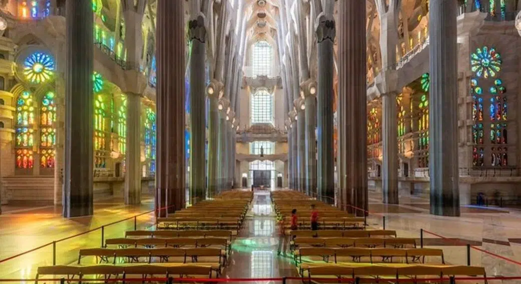 guests taking a private tour of the sagrada familia